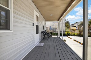 Terrace/patio - 2 Minutes Walk to the BEACH (Norfolk)