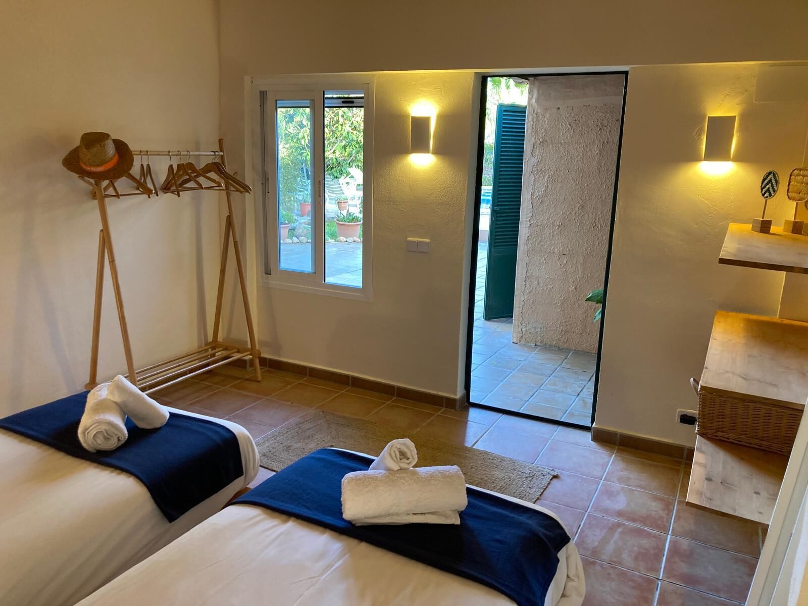 3 dormitorios, tabla de planchar con plancha, wifi gratis y ropa de cama