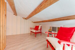 Apartment, Lake View