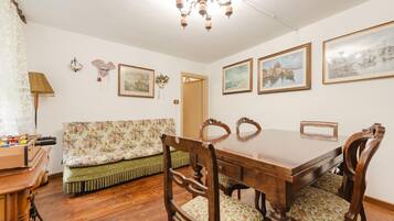 Appartement, vue lac | Coin séjour