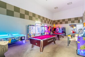 Games room - Phoenix II 2056 (Orange Beach)