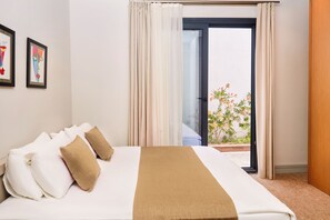 Iron/ironing board, WiFi, bed sheets - Deluxe 3 Bedroom Panoramic Sea View Villa (Muğla)