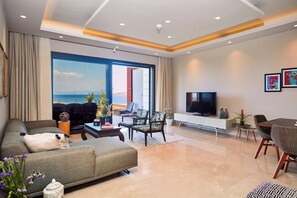 Living area - Deluxe 3 Bedroom Panoramic Sea View Villa (Muğla)