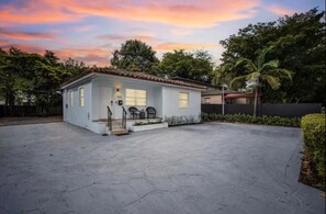 Exterior - Cozy house in the heart Of Miami (Miami)