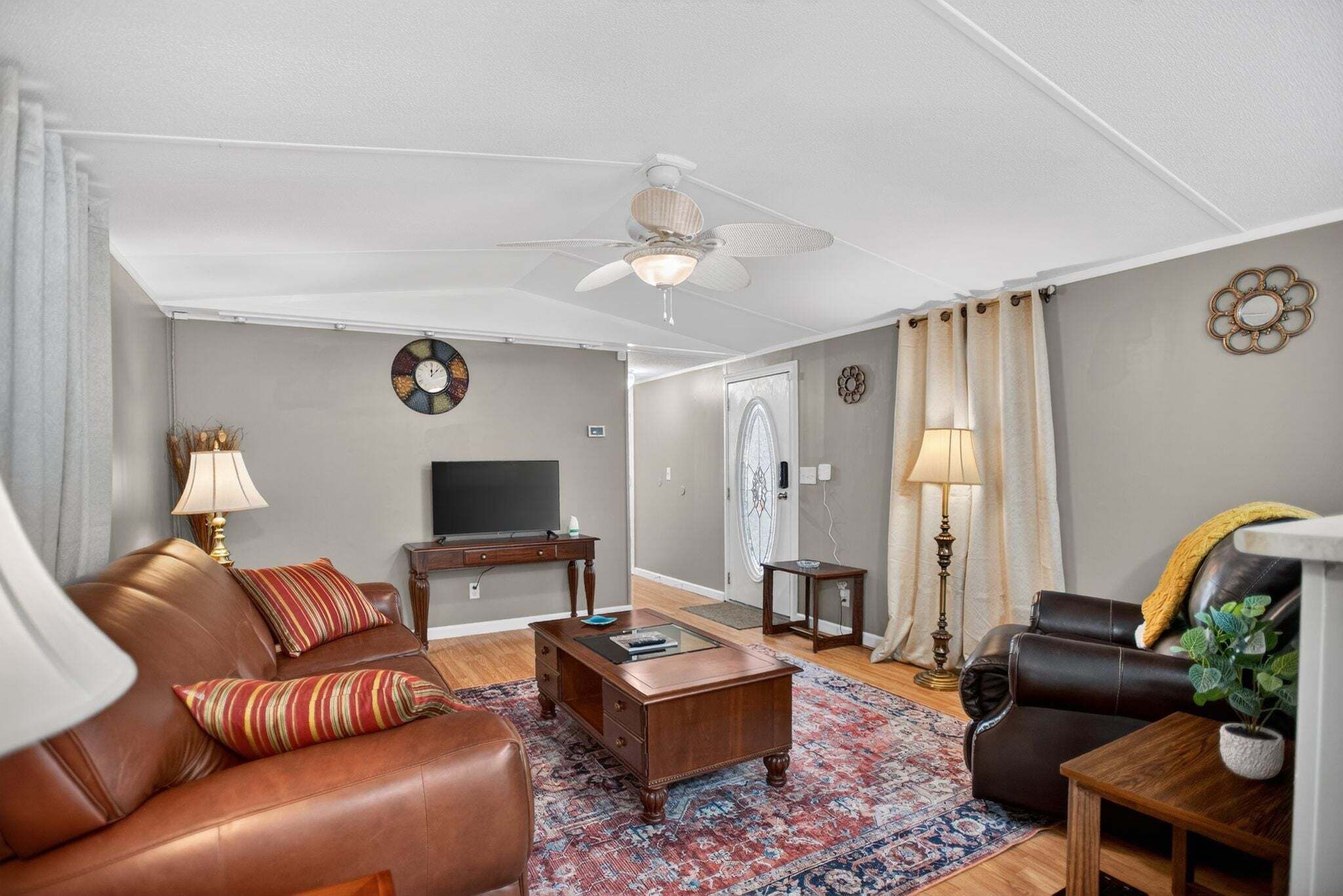 House, 2 Bedrooms | Living area