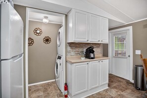 House, 2 Bedrooms | Interior - Peaceful Pines - 2br Getaway Near Blue Ridge 2 Bedroom Home (Burnsville)