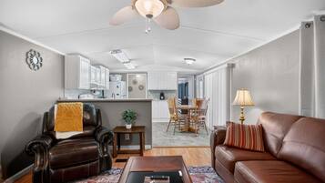 House, 2 Bedrooms | Living area