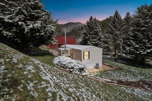 House, 2 Bedrooms | Exterior - Peaceful Pines - 2br Getaway Near Blue Ridge 2 Bedroom Home (Burnsville)
