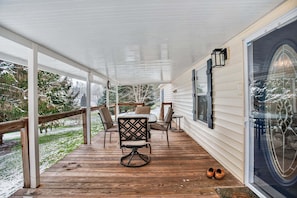 House, 2 Bedrooms | Outdoor dining - Peaceful Pines - 2br Getaway Near Blue Ridge 2 Bedroom Home (Burnsville)