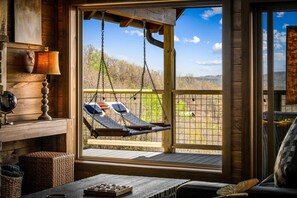 Studio | Interior - Kelly's Escape Cabin (Sevierville)