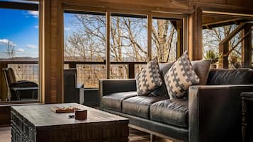 Studio | Living area