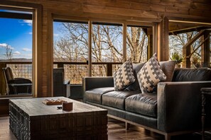 Studio | Living area | Smart TV - Kelly's Escape Cabin (Sevierville)