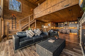Studio | Living area | Smart TV - Kelly's Escape Cabin (Sevierville)