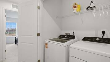 Townhome, 4 Bedrooms | Interior