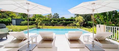 House, 5 Bedrooms | Pool