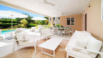 House, 5 Bedrooms | Outdoor dining