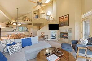 Condo, 2 Bedrooms | Living area | Smart TV - River Ridge 429a 2 Bedroom Condo (Bend)