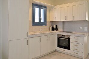 Fridge, oven, coffee/tea maker, toaster - Villa Ios, Sohoro Koufonisia (Koufonisia)
