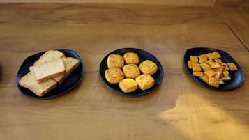 Deluxe Double Room | Food and drink