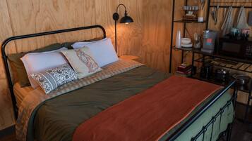 WiFi, bed sheets