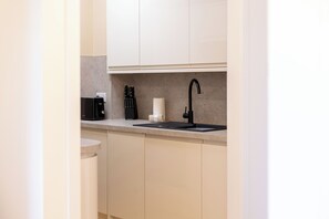 Private kitchen - No1 Coppergate - Donnini Apartments (Prestwick)
