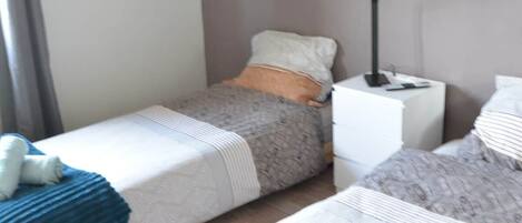 1 chambre, fer et planche Ă repasser, Wi-Fi, literie fournie