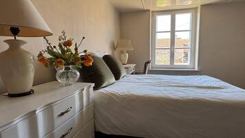 House | 2 bedrooms, individually furnished