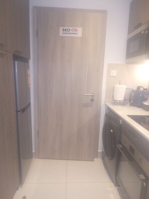 Private kitchen - Executive Studio Room at Bantree Apartments,Accra Airport City (Accra)