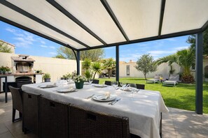 Outdoor dining - Large family home for 8 • Garden & terrace (Les Sables-d´Olonne)