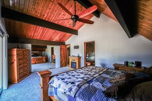 WiFi, bed sheets - Wolf Lodge in the Pines (Running Springs)