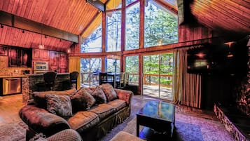 House, Patio, Garden View | Ruang tamu