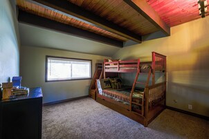 Casa, patio, vistas al jardín