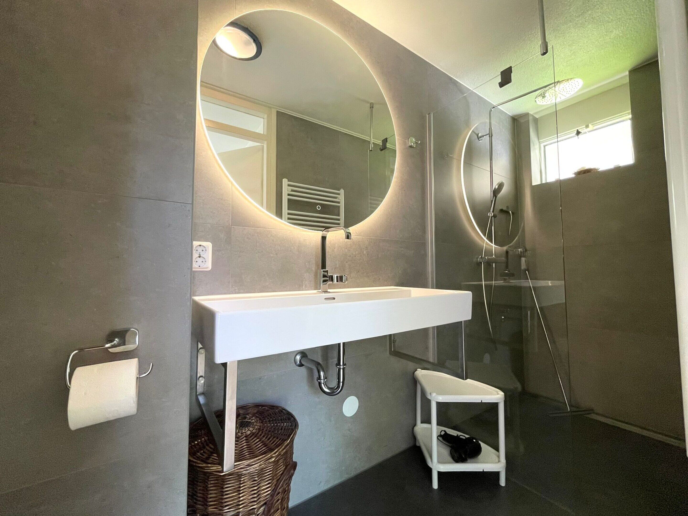 House | Bathroom