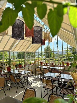 Dining - Another Place The Lake (Watermillock)