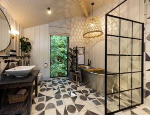 Tree House, Lake View | Bathroom - Another Place The Lake (Watermillock)
