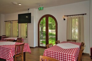 Dining - Agroturizem Dr Bizhga (Picar)