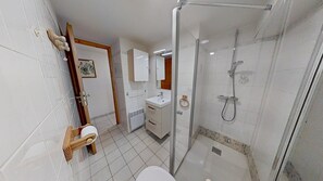 Shower - The Milouin Apartment - Ref 503 (La Tranche-sur-Mer)