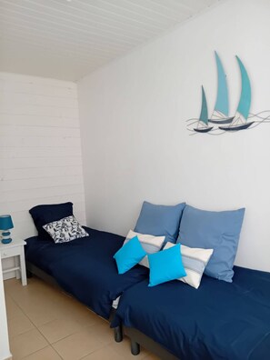 Room - Central house in quiet alley (La Tranche-sur-Mer)