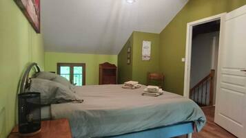 2 chambres, fer et planche Ă repasser, Wi-Fi gratuit, draps fournis