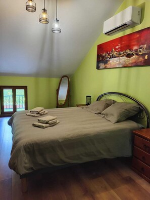 2 camere, ferro/asse da stiro, Wi-Fi gratuito, lenzuola