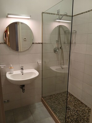 Classic-Doppelzimmer | Badezimmer