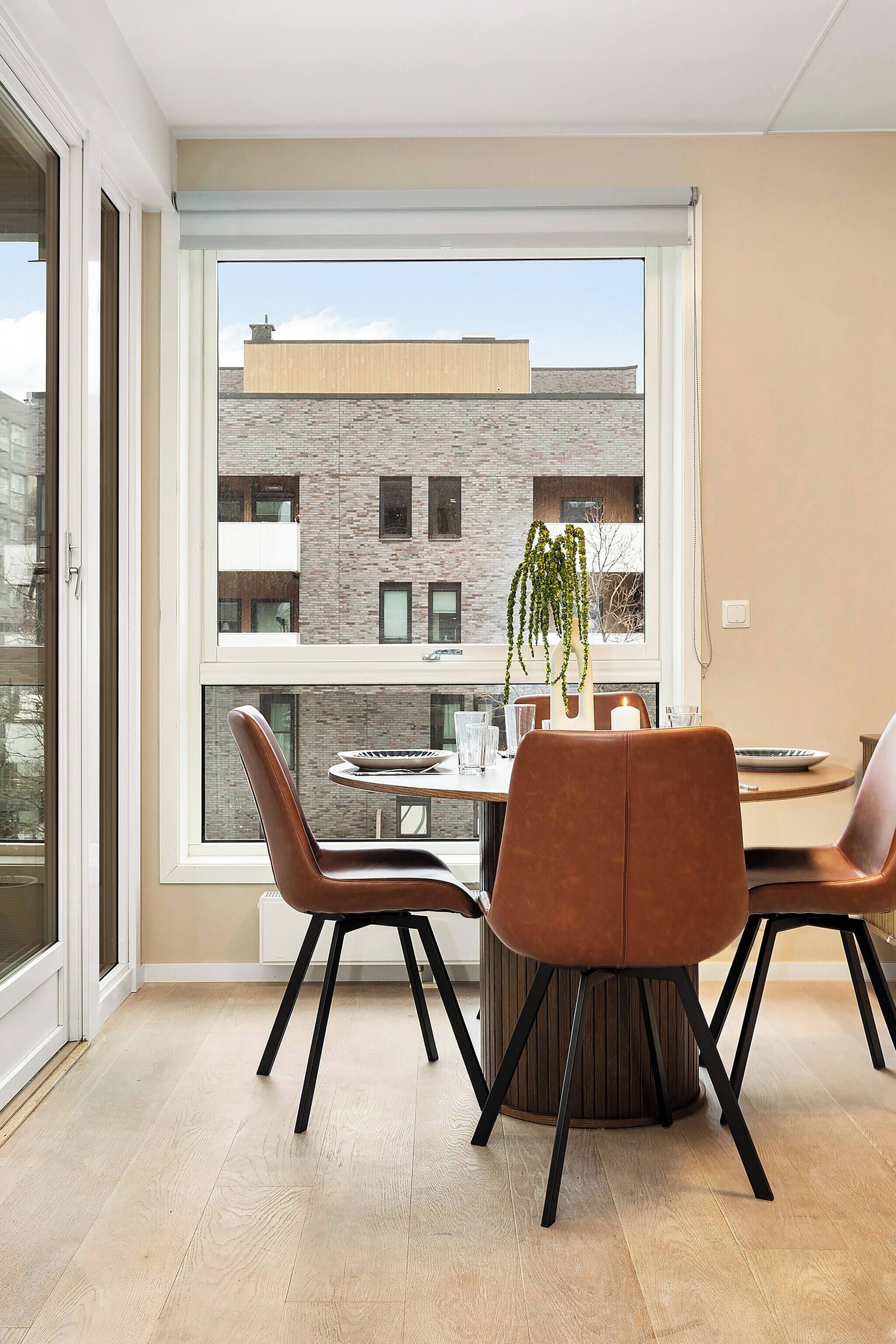Leilighet, 2 soverom, tilgjengelighetstilpasset, terrasse | Spisestue