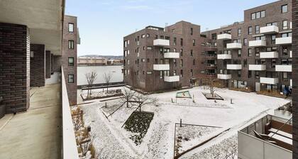 Urban Escape - Only Steps From the Waterfront