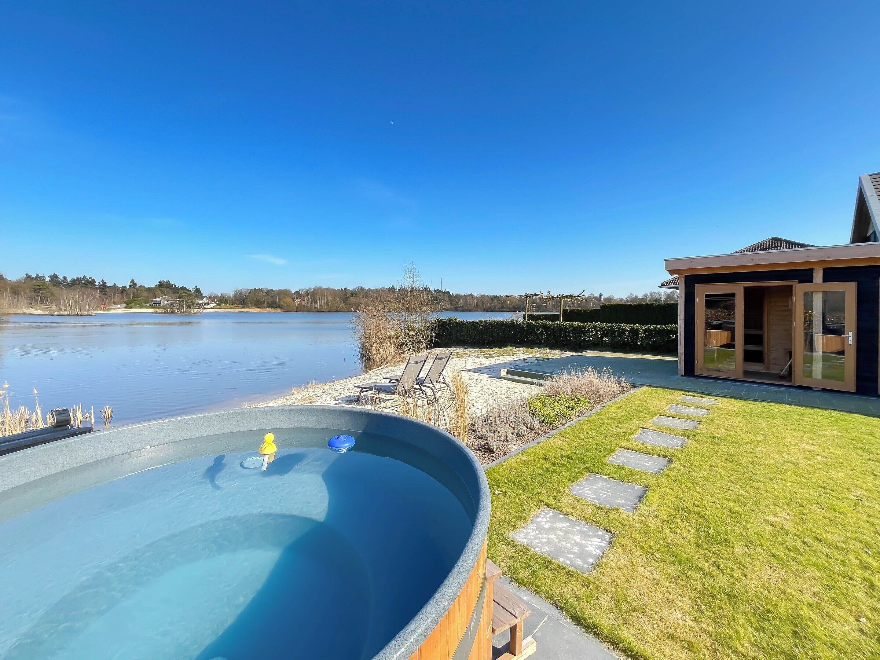 House | Outdoor spa tub