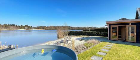 House | Outdoor spa tub