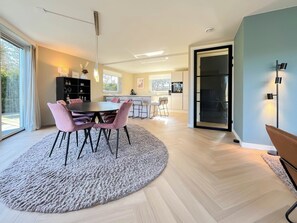 House | Dining - Wellness Escape With Private Sauna (Westerhaar-Vriezenveensewijk)