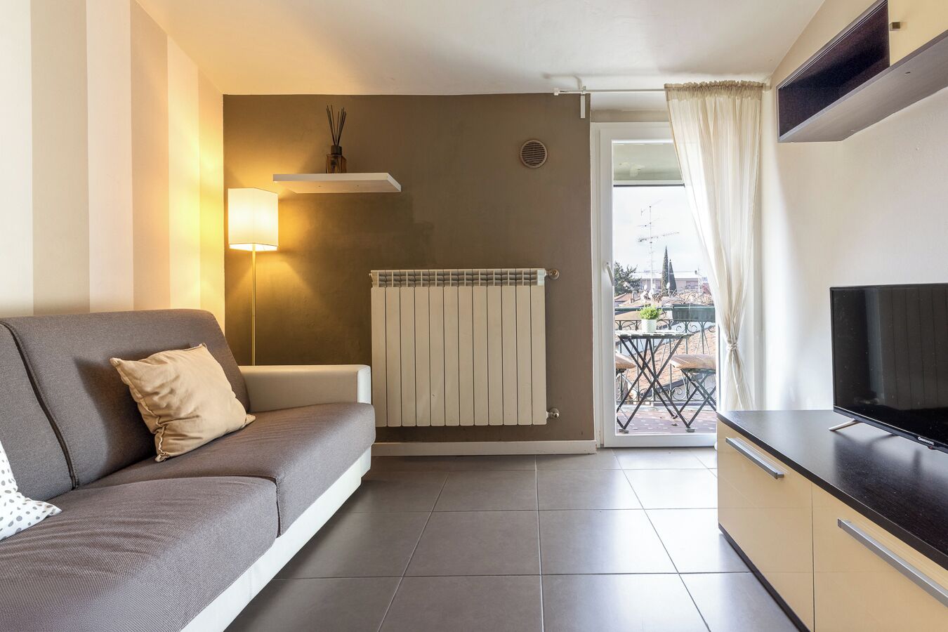 Comfort-Apartment, Balkon | Wohnbereich