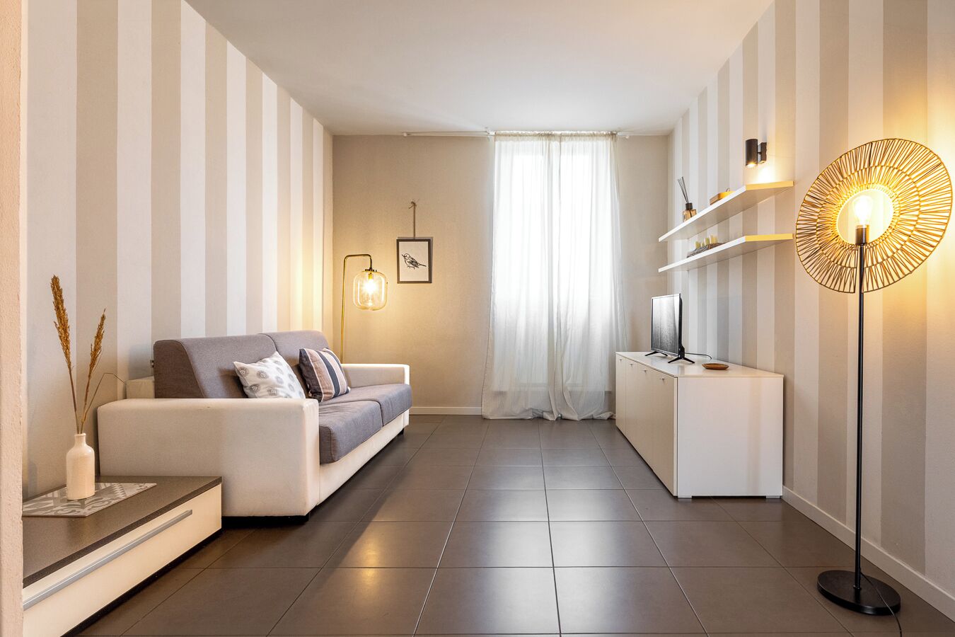 Apartament de luxe, balcó | Sala d'estar | Televisor de 30 cm amb canals digitals 