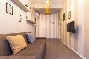 Living area - Desenzano Uptown Suites by Wonderful Italy (Desenzano del Garda)