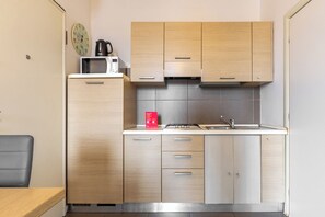 Private kitchen - Desenzano Uptown Suites by Wonderful Italy (Desenzano del Garda)